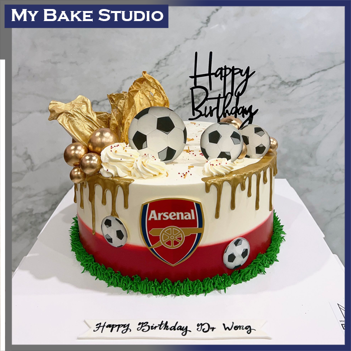 Arsenal Cake - Honey Bee's Cakes